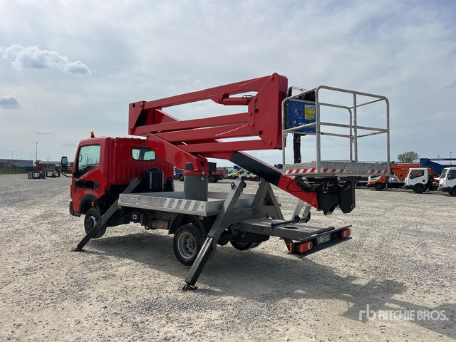 2011 Renault Maxity 2011 Socage DA320 20 m on Bucket Truck - Camion avec nacelle: photos 3 2011 Renault Maxity 2011 Socage DA320 20 m on Bucket Truck - Camion avec nacelle: photos 3