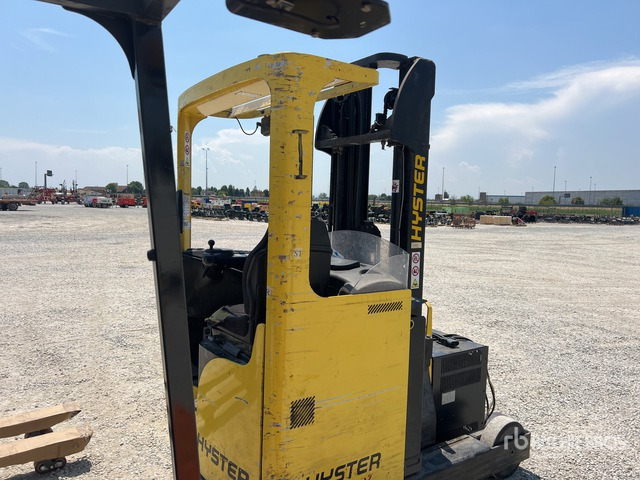 2012 Hyster R1.6 Reach Truck - Broyeur/ Épareuse: photos 4 2012 Hyster R1.6 Reach Truck - Broyeur/ Épareuse: photos 4