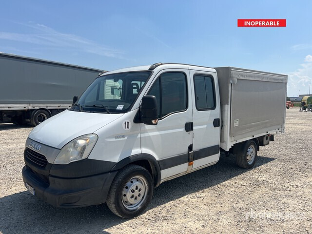 2012 Iveco 35S15 Crew Cab (Inoperable) Curtain Side Truck - Broyeur/ Épareuse: photos 2 2012 Iveco 35S15 Crew Cab (Inoperable) Curtain Side Truck - Broyeur/ Épareuse: photos 2