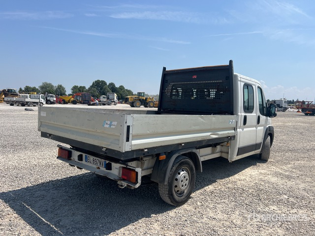 2012 Peugeot Boxer Crew Cab Flatbed Truck - Camion plateau: photos 4 2012 Peugeot Boxer Crew Cab Flatbed Truck - Camion plateau: photos 4