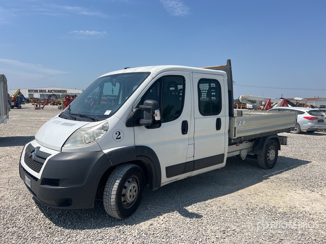 2012 Peugeot Boxer Crew Cab Flatbed Truck - Camion plateau: photos 2 2012 Peugeot Boxer Crew Cab Flatbed Truck - Camion plateau: photos 2