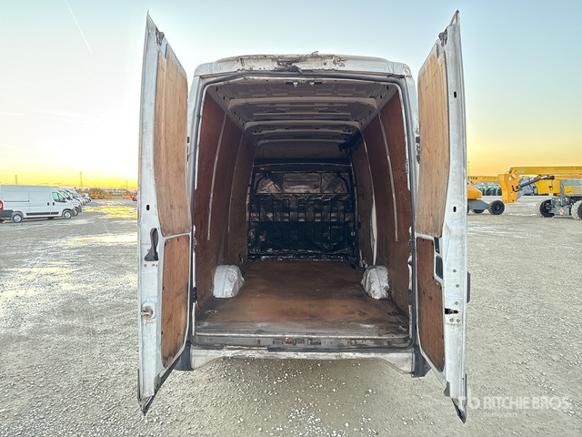 2013 Iveco Daily Van Truck - Camion fourgon: photos 5 2013 Iveco Daily Van Truck - Camion fourgon: photos 5