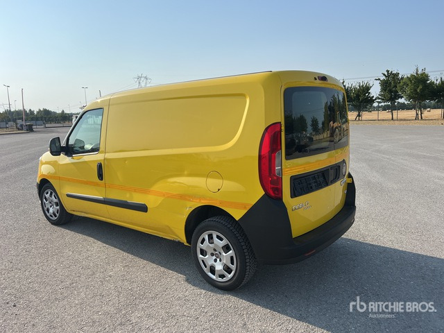 2015 Fiat Doblo Van Truck - Fourgon utilitaire: photos 3 2015 Fiat Doblo Van Truck - Fourgon utilitaire: photos 3