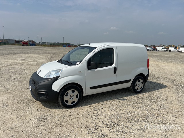 2016 Fiat Fiorino 1.3 MJT SX 16v Van Truck - Fourgonnette: photos 3 2016 Fiat Fiorino 1.3 MJT SX 16v Van Truck - Fourgonnette: photos 3