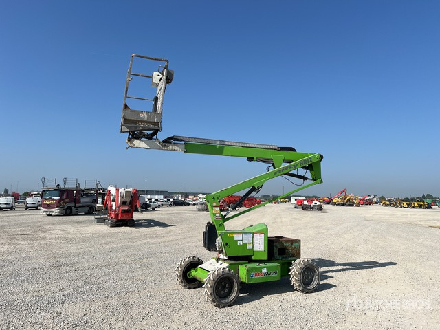 2016 Nifty-Lift HR12DE 4WD MK1B Articulating Boom Lift - Nacelle articulée: photos 2 2016 Nifty-Lift HR12DE 4WD MK1B Articulating Boom Lift - Nacelle articulée: photos 2