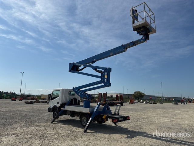 2016 Nissan Cabstar 35.12 2016 Socage DA324 EU5B 24 m on Bucket Truck - Camion avec nacelle: photos 3 2016 Nissan Cabstar 35.12 2016 Socage DA324 EU5B 24 m on Bucket Truck - Camion avec nacelle: photos 3