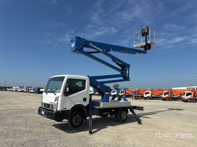 2016 Nissan Cabstar 35.12 2016 Socage DA324 EU5B 24 m on Bucket Truck - Camion avec nacelle: photos 1 2016 Nissan Cabstar 35.12 2016 Socage DA324 EU5B 24 m on Bucket Truck - Camion avec nacelle: photos 1