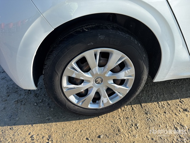 2018 Peugeot 208 BERLINA VAN ACTIVE BLUEHDI Van Truck - Camion fourgon: photos 5 2018 Peugeot 208 BERLINA VAN ACTIVE BLUEHDI Van Truck - Camion fourgon: photos 5