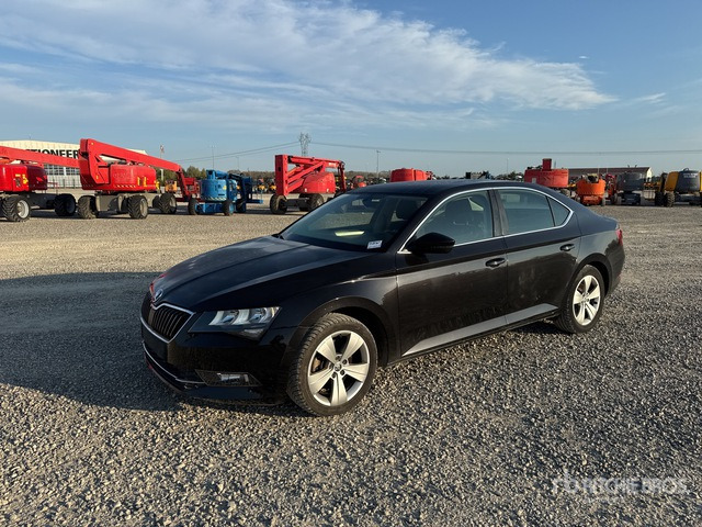 2018 Skoda Superb Autovettura - Voiture: photos 2 2018 Skoda Superb Autovettura - Voiture: photos 2