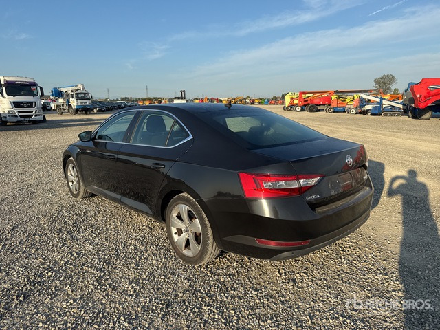 2018 Skoda Superb Autovettura - Voiture: photos 3 2018 Skoda Superb Autovettura - Voiture: photos 3
