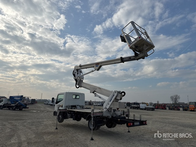 2020 Nissan Cabstar 35.13 2020 Multitel HX200 20 m on Bucket Truck - Camion avec nacelle: photos 2 2020 Nissan Cabstar 35.13 2020 Multitel HX200 20 m on Bucket Truck - Camion avec nacelle: photos 2