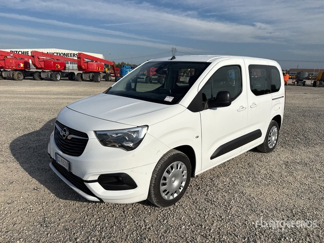 2021 Opel Combo LIFE 1.5 D 100CV EDITION PLUS L ... Van Truck - Fourgonnette: photos 2 2021 Opel Combo LIFE 1.5 D 100CV EDITION PLUS L ... Van Truck - Fourgonnette: photos 2