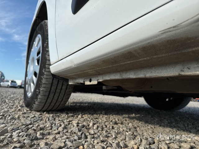 2021 Opel Combo LIFE 1.5 D 100CV EDITION PLUS L ... Van Truck - Fourgonnette: photos 5 2021 Opel Combo LIFE 1.5 D 100CV EDITION PLUS L ... Van Truck - Fourgonnette: photos 5