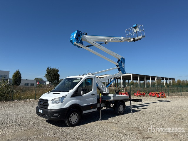 2022 Ford Transit 2021 Socage 20D 20 m on Bucket Truck - Camion avec nacelle: photos 1 2022 Ford Transit 2021 Socage 20D 20 m on Bucket Truck - Camion avec nacelle: photos 1