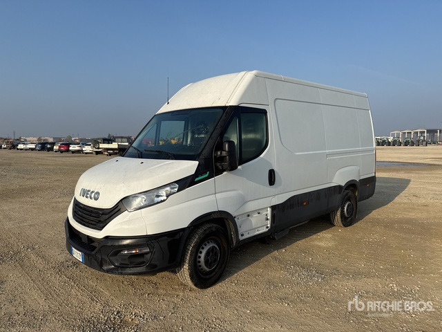 2022 Iveco Daily 35 CNG 35S14NV 3520L H2 BLUE P Van Truck - Camion fourgon: photos 1 2022 Iveco Daily 35 CNG 35S14NV 3520L H2 BLUE P Van Truck - Camion fourgon: photos 1