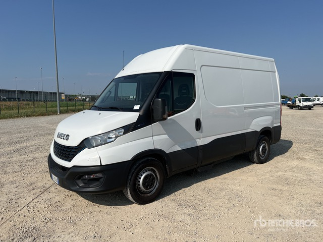 2022 Iveco Daily 35S14NV 3520 H2 BLUE P Van Truck - Fourgon utilitaire: photos 1 2022 Iveco Daily 35S14NV 3520 H2 BLUE P Van Truck - Fourgon utilitaire: photos 1