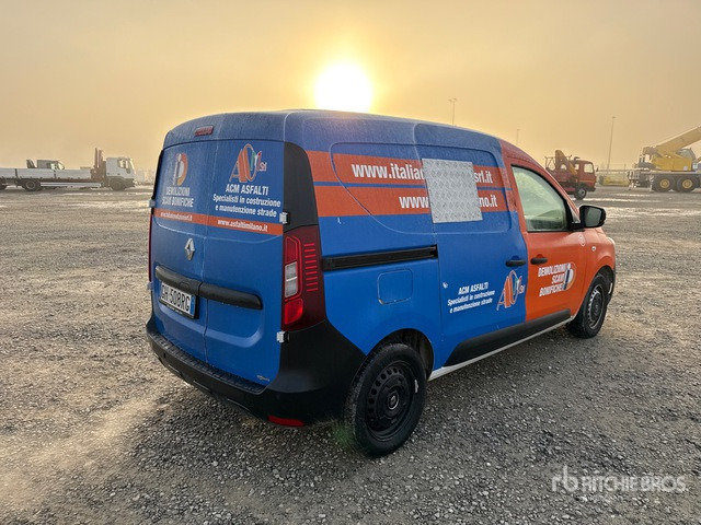 2022 Renault Van Truck - Camion fourgon: photos 3 2022 Renault Van Truck - Camion fourgon: photos 3