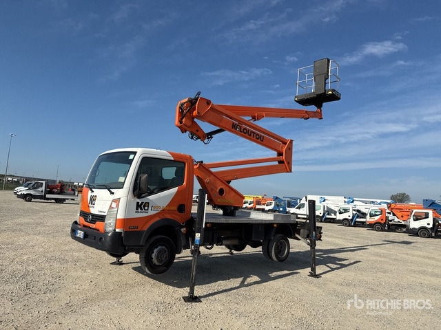 Nissan Cabstar 35.12 Piattaforma autocarrata - Camion avec nacelle: photos 1 Nissan Cabstar 35.12 Piattaforma autocarrata - Camion avec nacelle: photos 1