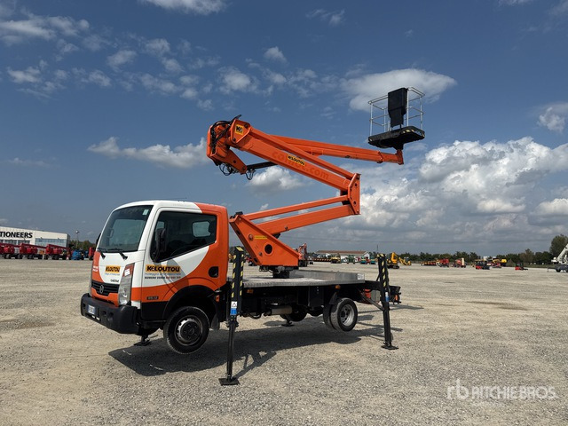 Nissan Cabstar 35.12 Piattaforma autocarrata - Camion avec nacelle: photos 1 Nissan Cabstar 35.12 Piattaforma autocarrata - Camion avec nacelle: photos 1