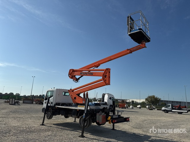 Nissan Cabstar 35.12 Piattaforma autocarrata - Camion avec nacelle: photos 3 Nissan Cabstar 35.12 Piattaforma autocarrata - Camion avec nacelle: photos 3