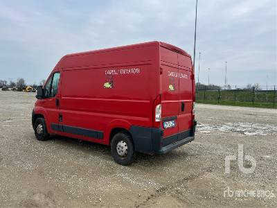 PEUGEOT - Camion fourgon: photos 3 PEUGEOT - Camion fourgon: photos 3