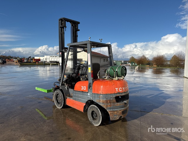 1997 Toyota 30 2450 kg Chariot Elevateur Forklift - Chariot élévateur: photos 2 1997 Toyota 30 2450 kg Chariot Elevateur Forklift - Chariot élévateur: photos 2