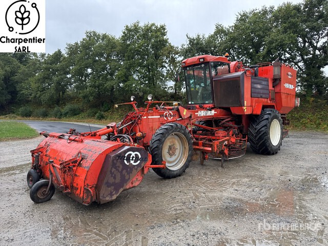 1998 Matrot M41H Self-Propelled 6 Row Machine A ... Sugar Beet Harvester - Matériel betteravier: photos 1 1998 Matrot M41H Self-Propelled 6 Row Machine A ... Sugar Beet Harvester - Matériel betteravier: photos 1