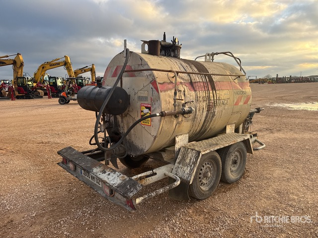 2001 CSM 6RC142 2000 L Remorque Repandeuse 2 Es ... Asphalt Distributor Trailer - Répandeuse: photos 3 2001 CSM 6RC142 2000 L Remorque Repandeuse 2 Es ... Asphalt Distributor Trailer - Répandeuse: photos 3