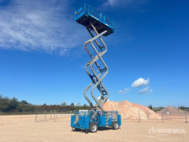 2001 Genie GS4390 4x4 Nacelle Ciseaux Scissor Lift - Nacelle ciseaux: photos 3 2001 Genie GS4390 4x4 Nacelle Ciseaux Scissor Lift - Nacelle ciseaux: photos 3