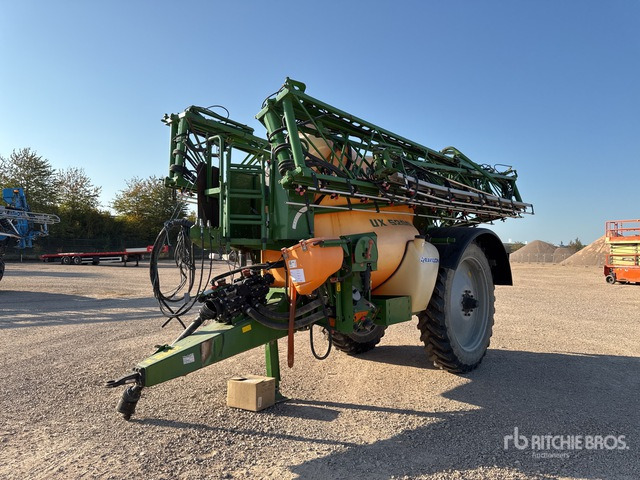 2007 Amazone UX5200 40 m High Clearance Pulverisate ... Pull-Type Sprayer - Pulvérisateur traîné: photos 1 2007 Amazone UX5200 40 m High Clearance Pulverisate ... Pull-Type Sprayer - Pulvérisateur traîné: photos 1