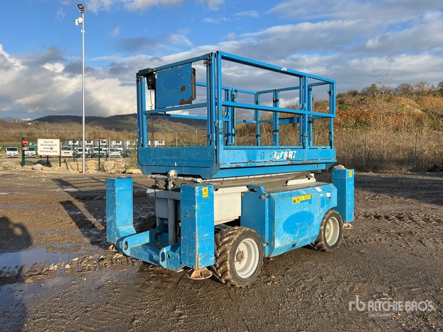 2008 Genie GS-3268 4x4 Diesel Nacelle Ciseau Scissor Lift - Nacelle ciseaux: photos 2 2008 Genie GS-3268 4x4 Diesel Nacelle Ciseau Scissor Lift - Nacelle ciseaux: photos 2