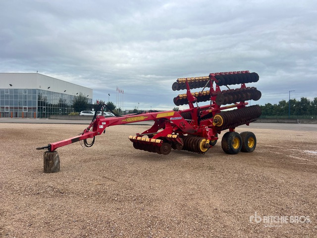 2009 Vaderstad Carrier 650 6.5 m Semi-Mount Dechaumeur A D ... Disc Harrow - Cover crop: photos 2 2009 Vaderstad Carrier 650 6.5 m Semi-Mount Dechaumeur A D ... Disc Harrow - Cover crop: photos 2