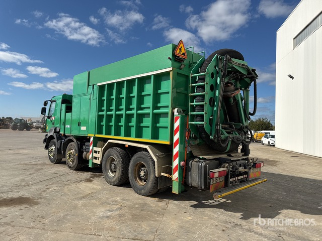 2011 Renault Kerax 8x4 Camion Aspiratrice Vacuum Excavator Truck - Camion hydrocureur: photos 3 2011 Renault Kerax 8x4 Camion Aspiratrice Vacuum Excavator Truck - Camion hydrocureur: photos 3
