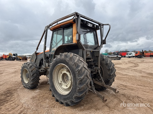 2011 Valtra T161H 4x4 Tracteur Agricole (Inoperable) 4WD Tractor - Tracteur agricole: photos 2 2011 Valtra T161H 4x4 Tracteur Agricole (Inoperable) 4WD Tractor - Tracteur agricole: photos 2