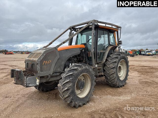 2011 Valtra T161H 4x4 Tracteur Agricole (Inoperable) 4WD Tractor - Tracteur agricole: photos 1 2011 Valtra T161H 4x4 Tracteur Agricole (Inoperable) 4WD Tractor - Tracteur agricole: photos 1