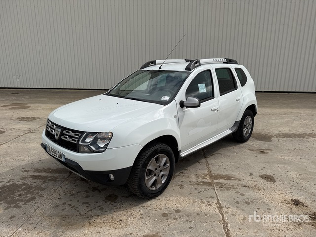 2015 DACIA Duster 4x4 Vehicule Utilitaire Cargo Van - Voiture: photos 1 2015 DACIA Duster 4x4 Vehicule Utilitaire Cargo Van - Voiture: photos 1