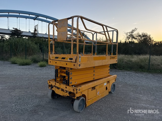 2015 Haulotte Compact12 Nacelle Ciseaux Electrique Electric Scissor Lift - Nacelle ciseaux: photos 1 2015 Haulotte Compact12 Nacelle Ciseaux Electrique Electric Scissor Lift - Nacelle ciseaux: photos 1
