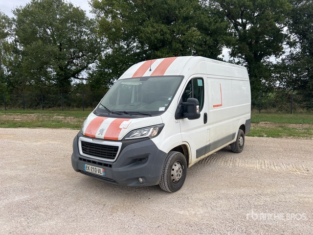 2017 Peugeot Boxer Vehicule Utilitaire Cargo Van - Fourgon utilitaire: photos 2 2017 Peugeot Boxer Vehicule Utilitaire Cargo Van - Fourgon utilitaire: photos 2