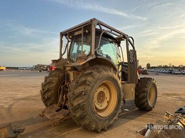 2017 Valtra T174 (Inoperable) 4WD Tractor - Tracteur agricole: photos 4 2017 Valtra T174 (Inoperable) 4WD Tractor - Tracteur agricole: photos 4