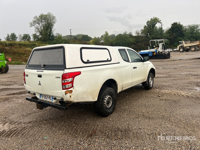 2018 Mitsubishi L200 4x4 Extended Cab (Inoperable) Pickup - Pick-up: photos 3 2018 Mitsubishi L200 4x4 Extended Cab (Inoperable) Pickup - Pick-up: photos 3
