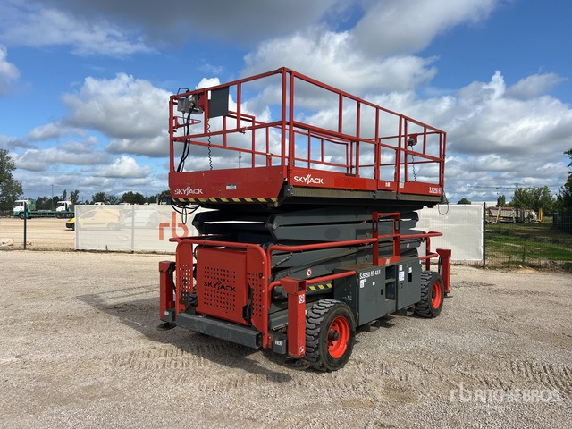 2019 Skyjack SJ9250 RT 4x4 Diesel Nacelle Ciseaux Scissor Lift - Nacelle ciseaux: photos 2 2019 Skyjack SJ9250 RT 4x4 Diesel Nacelle Ciseaux Scissor Lift - Nacelle ciseaux: photos 2
