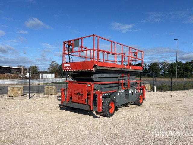 2019 Skyjack SJ9250 RT 4x4 Diesel Nacelle Ciseaux Scissor Lift - Nacelle ciseaux: photos 1 2019 Skyjack SJ9250 RT 4x4 Diesel Nacelle Ciseaux Scissor Lift - Nacelle ciseaux: photos 1