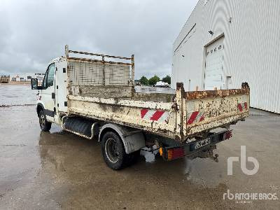 IVECO 35C12 Camion Benne - Camion benne: photos 3 IVECO 35C12 Camion Benne - Camion benne: photos 3