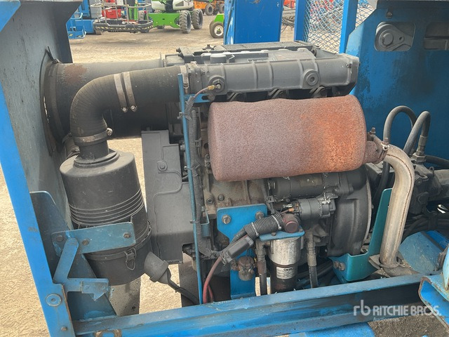 2007 Genie GS-5390 4x4 Diesel Scissor Lift - Nacelle ciseaux: photos 5 2007 Genie GS-5390 4x4 Diesel Scissor Lift - Nacelle ciseaux: photos 5