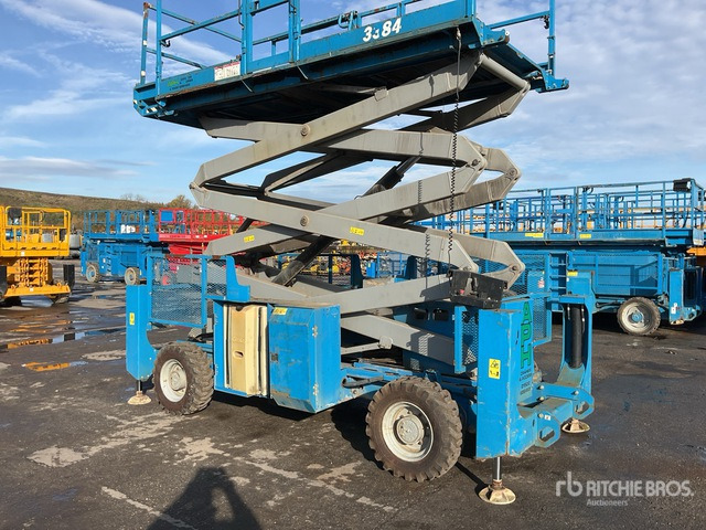 2007 Genie GS3384 4x4 Diesel Scissor Lift - Nacelle ciseaux: photos 5 2007 Genie GS3384 4x4 Diesel Scissor Lift - Nacelle ciseaux: photos 5