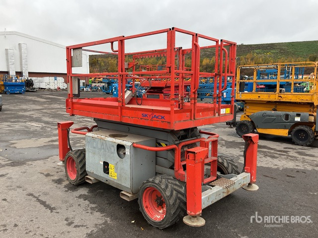 2007 Skyjack SJ6832RT 4x4 Diesel Scissor Lift - Nacelle ciseaux: photos 3 2007 Skyjack SJ6832RT 4x4 Diesel Scissor Lift - Nacelle ciseaux: photos 3