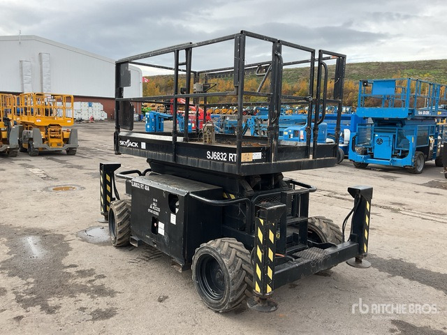 2007 Skyjack SJ6832RT 4x4 Diesel Scissor Lift - Nacelle ciseaux: photos 4 2007 Skyjack SJ6832RT 4x4 Diesel Scissor Lift - Nacelle ciseaux: photos 4