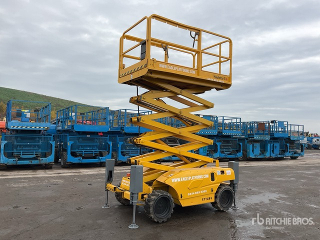 2010 Haulotte Compact 12DX 4x4 Diesel Scissor Lift - Nacelle ciseaux: photos 1 2010 Haulotte Compact 12DX 4x4 Diesel Scissor Lift - Nacelle ciseaux: photos 1