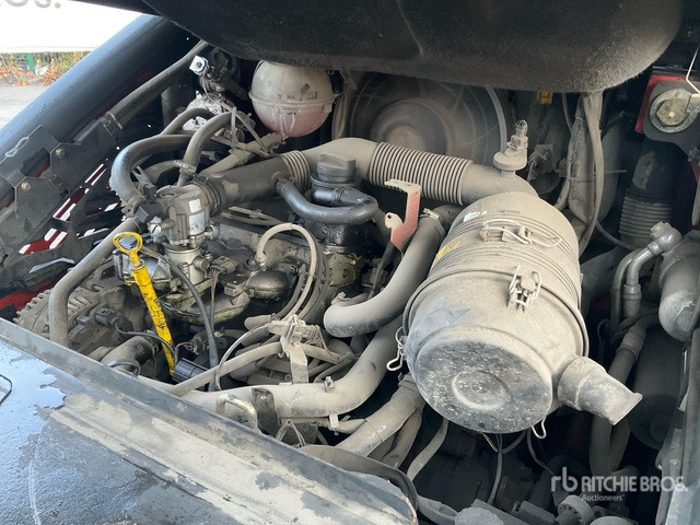 2014 Linde H30T02 3000 kg Forklift - Chariot élévateur: photos 5 2014 Linde H30T02 3000 kg Forklift - Chariot élévateur: photos 5