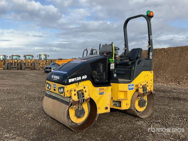 2015 Bomag 120AD-5 Double Drum Roller - Compacteur: photos 1 2015 Bomag 120AD-5 Double Drum Roller - Compacteur: photos 1